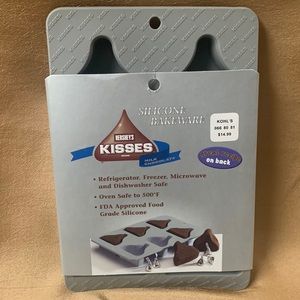 Hershey’s Kisses silicone bakeware brownie pan